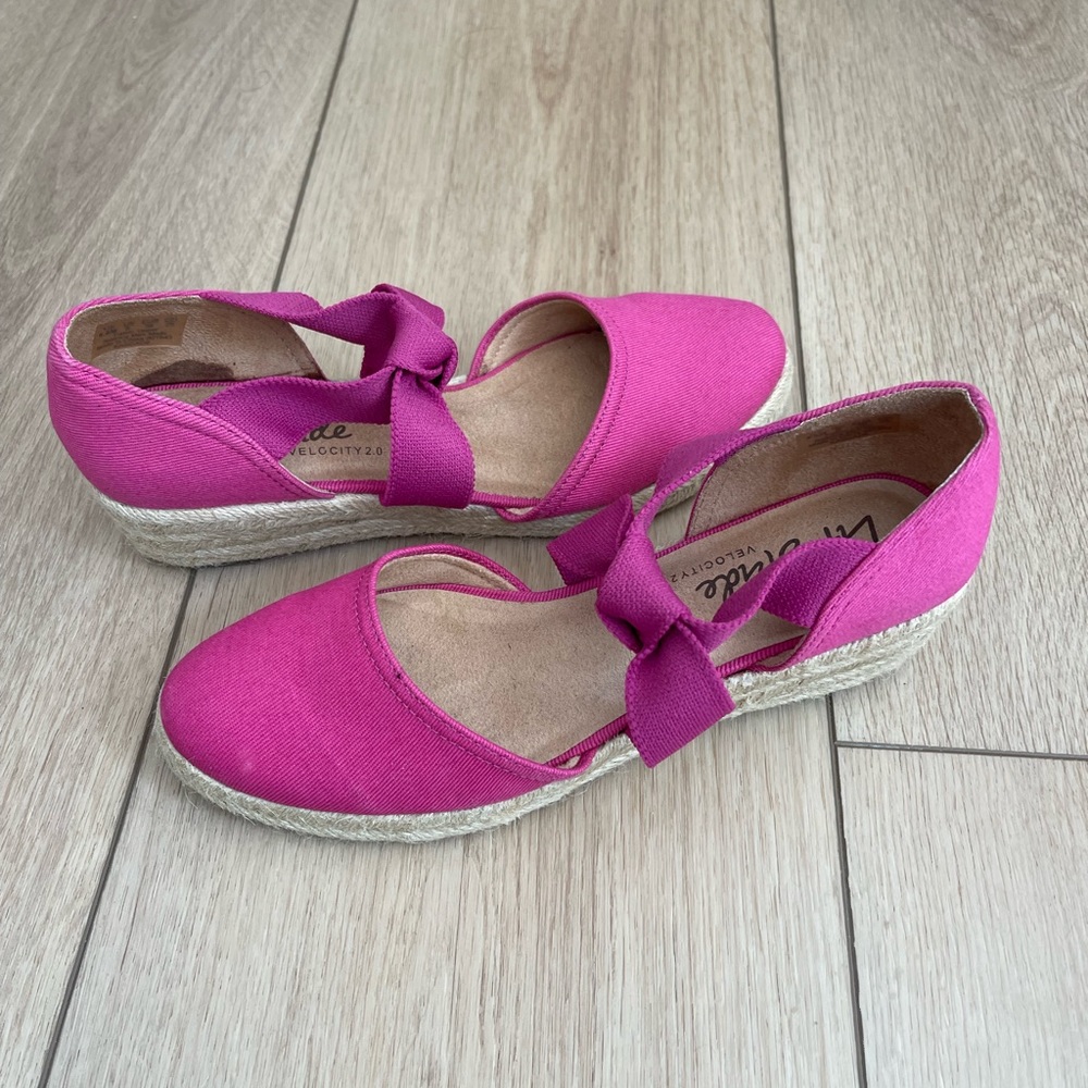 Lifestride 8.5 wedge shoes
Regular width
New no tag or box - Picture 2 of 5